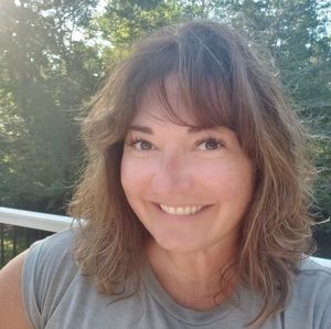 Meet your Posher, Leslie